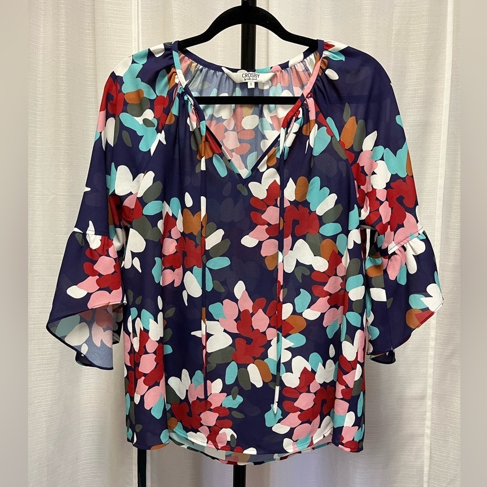 Crosby by Mollie Burch Jamie Top in vibrant "Art In Bloom" floral print | small
